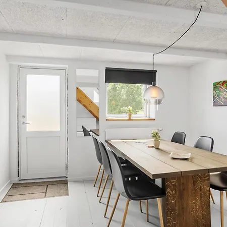 Дом отдыха Stunning In With Wifi *